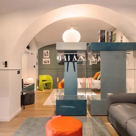Lata Rana Colosseum Luxury Loft *