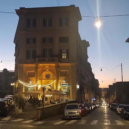 Lata Rana Colosseum Luxury Loft Apartment *