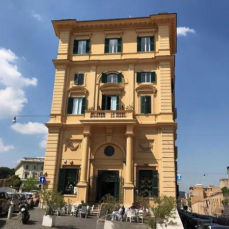 Lata Rana Colosseum Luxury Loft *