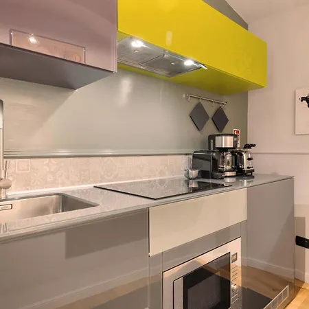 Lata Rana Colosseum Luxury Loft *