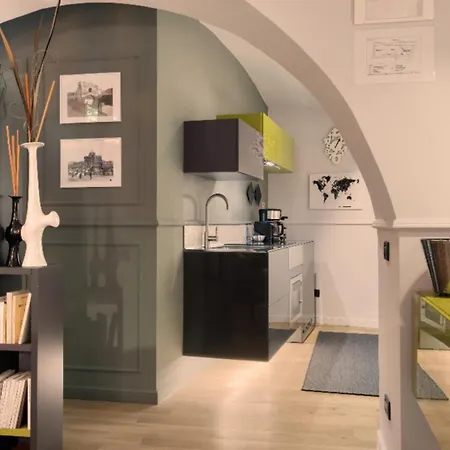 Lata Rana Colosseum Luxury Loft Apartment